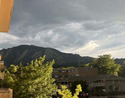 CU Boulder – Beautiful 4 bedroom apartment with Flatiron view