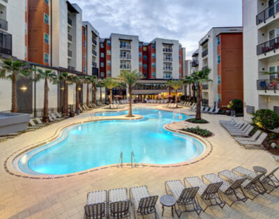 UCF-Private 1 BR and Private bath at Plaza on University